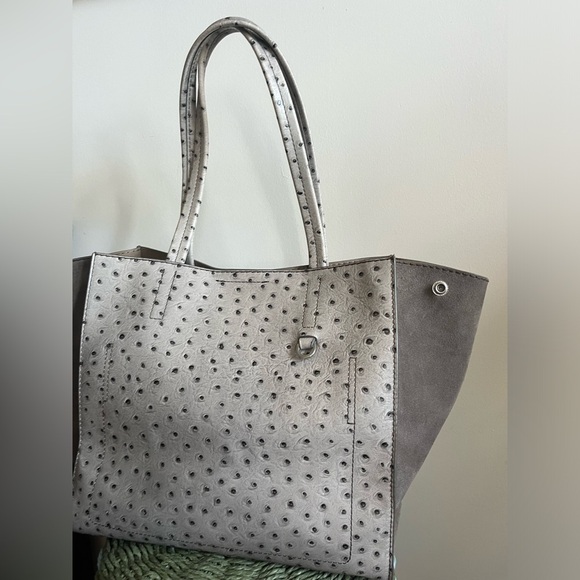 Banana Republic Cow-Leather Expandable Tote Bag - Picture 9 of 16